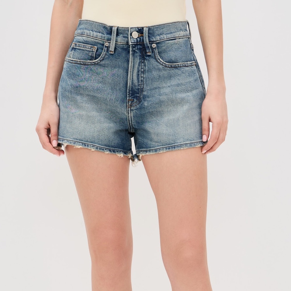 GOOD AMERICAN Good ‘90s Shorts (Indigo866); Size 30